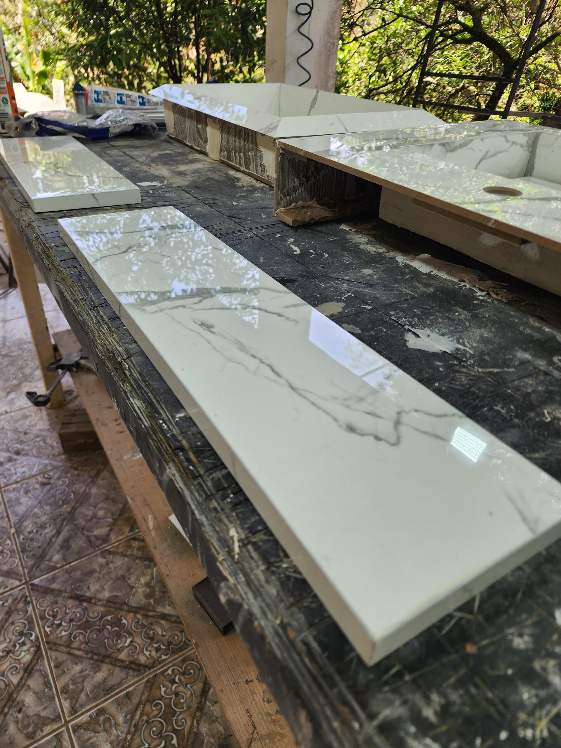 Cuba Esculpida 60x45x10 porcelanato Calacata - Polido + Nicho borda diamante 0,60 x 0,40. - Image 6