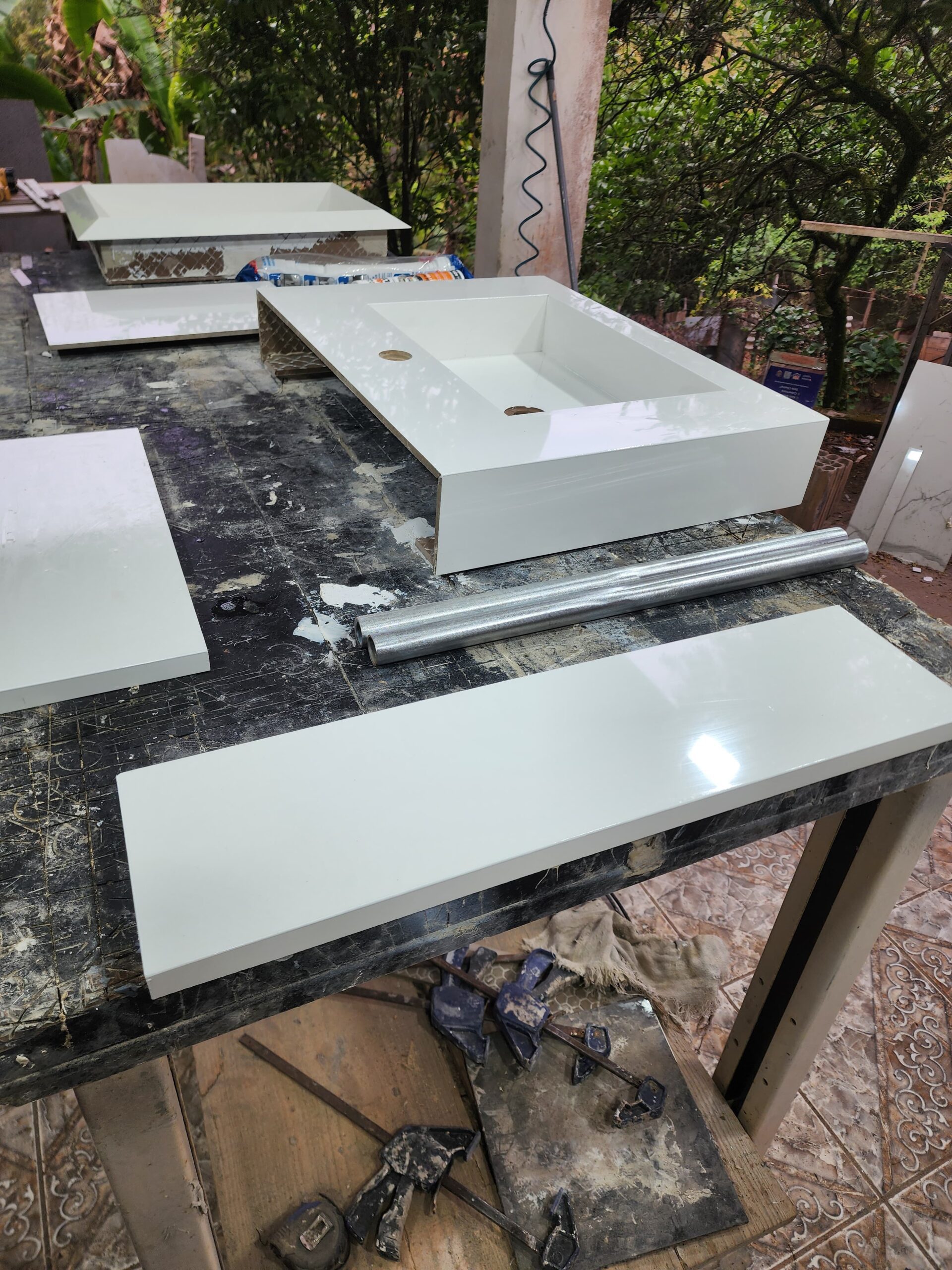 Cuba Esculpida 60x45x10 porcelanato Branco  Polido + Nicho borda diamante 0,60 x 0,40. - Image 7