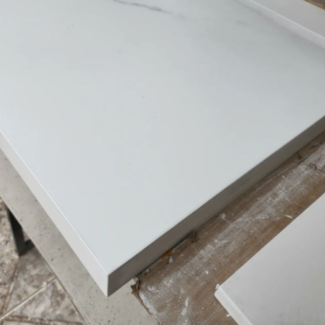 Bancada Em Porcelanato P/ Cuba D Sobrepor 0,60 X 0,45 X 0,04 Calacata Suave - Acetinado - Image 2